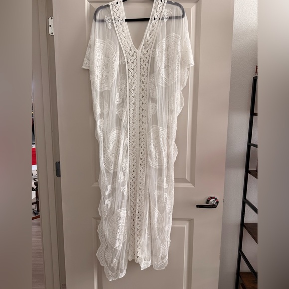 Elegant White Lace Swim Coverup - Picture 3 of 4